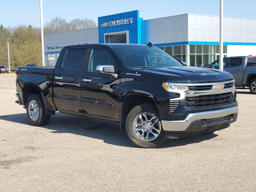 Black 2022 Chevrolet Silverado 1500 LT Crew Cab 4WD Pickup Truck Four-Wheel Drive 8-Speed Automatic