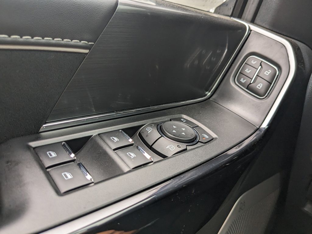 2025 Ford F-150 Lightning Platinum