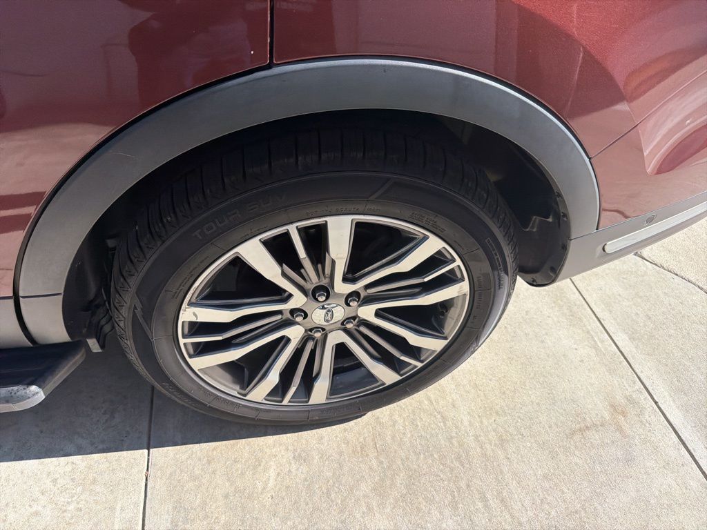 2018 Ford Explorer Platinum Red at Autostrade