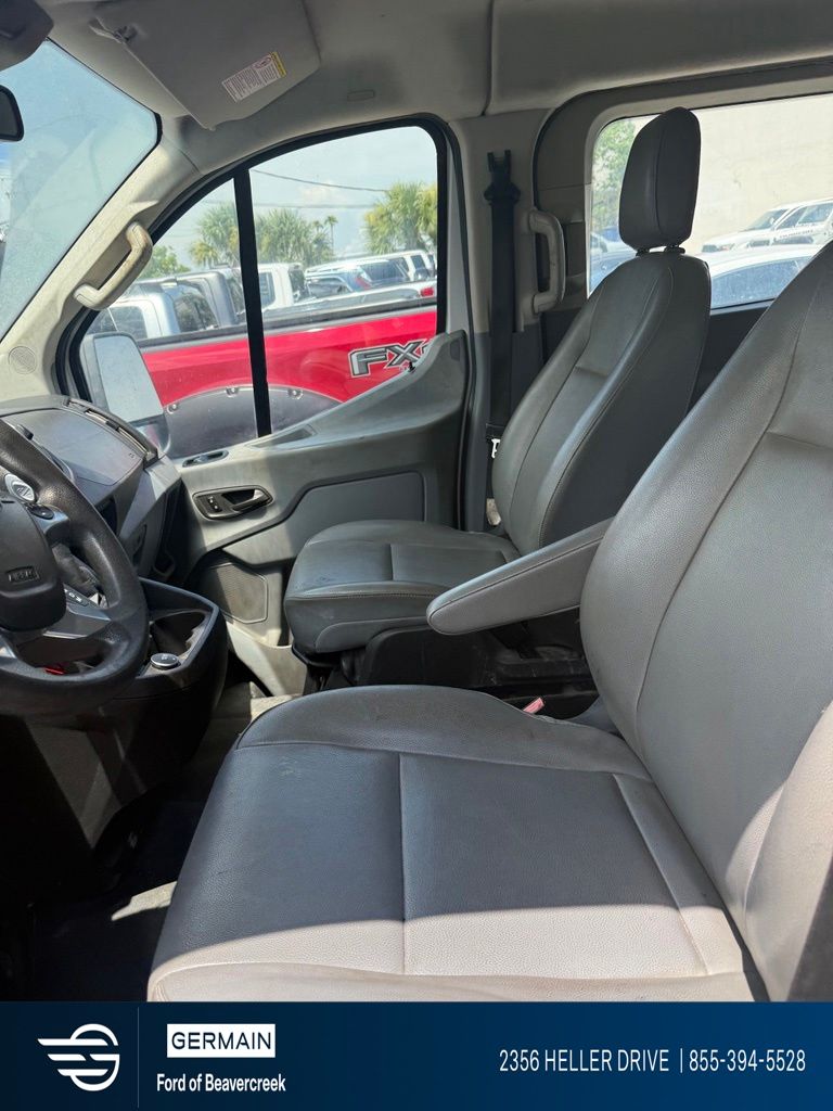 Used 2019 White Ford XL image 2