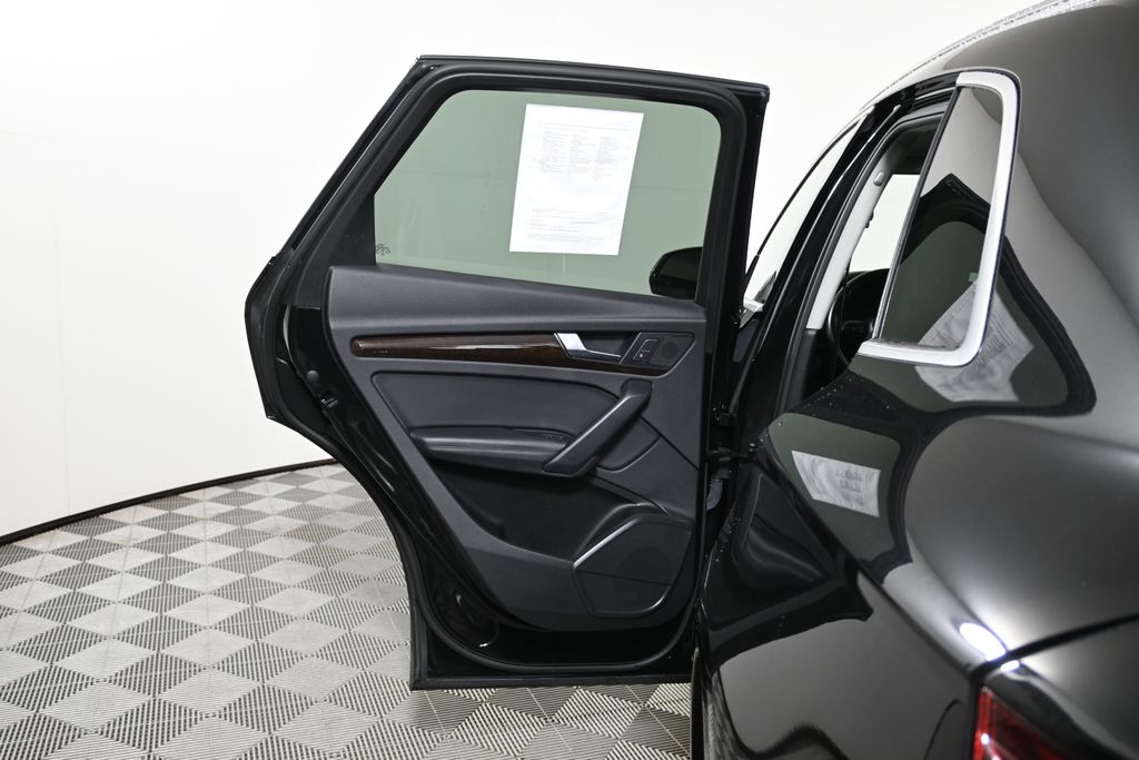 Thumbnail: 2019 Audi Q5 - 32