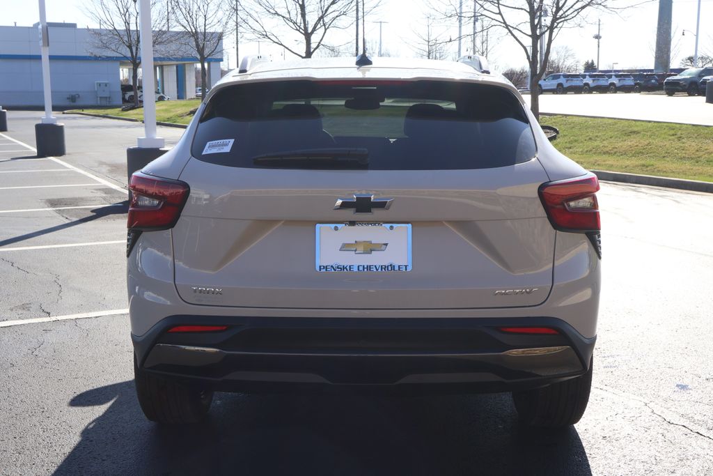 Thumbnail: 2026 Chevrolet Trax - 6