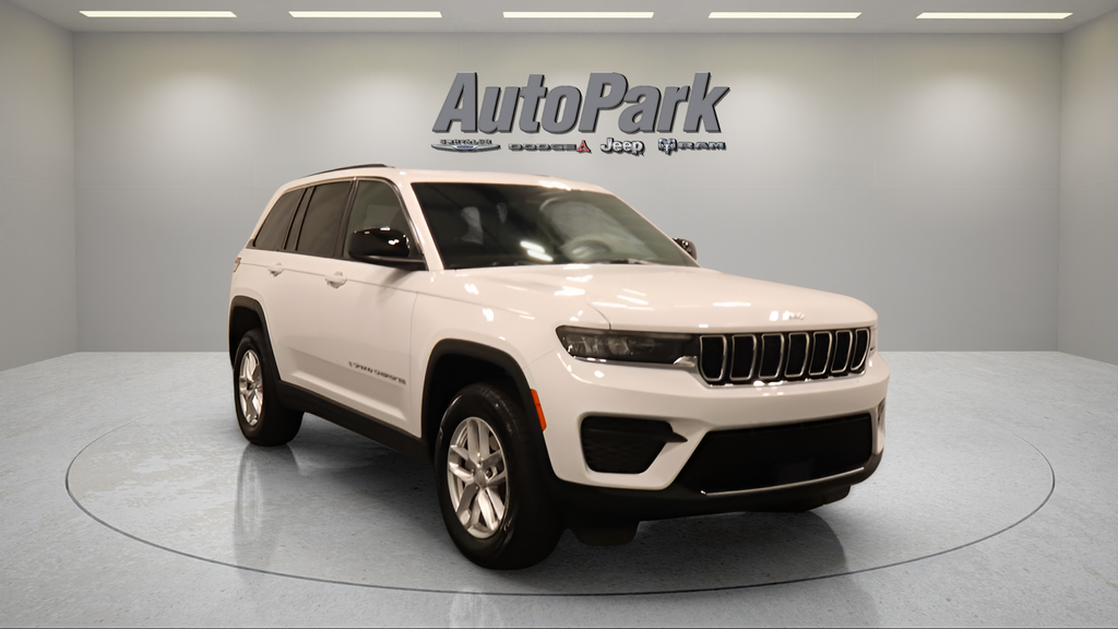 Bright White Clearcoat 2026 Jeep Grand Cherokee SUV / Crossover Four-Wheel Drive 8-Speed Automatic