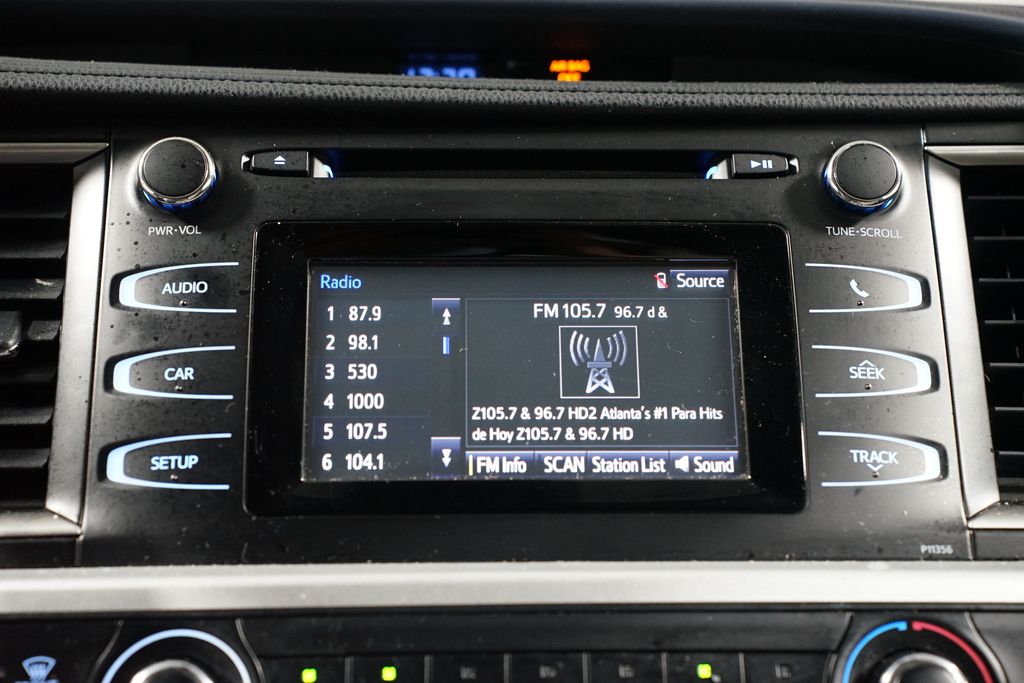Thumbnail: 2018 Toyota Highlander - 17