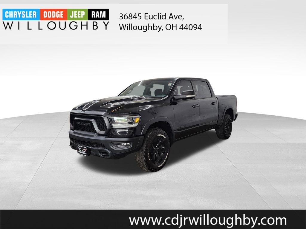 Diamond Black Crystal Pearlcoat 2022 RAM 1500 Pickup Truck Four-Wheel Drive 8-Speed Automatic