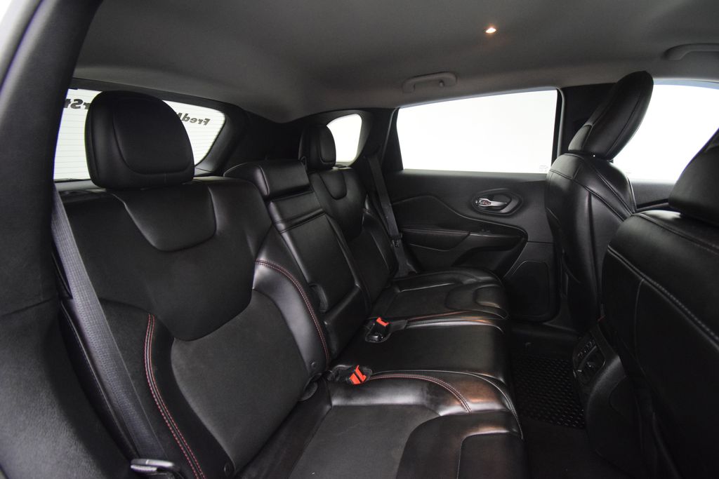 used 2019 Jeep Cherokee car, priced at $14,000