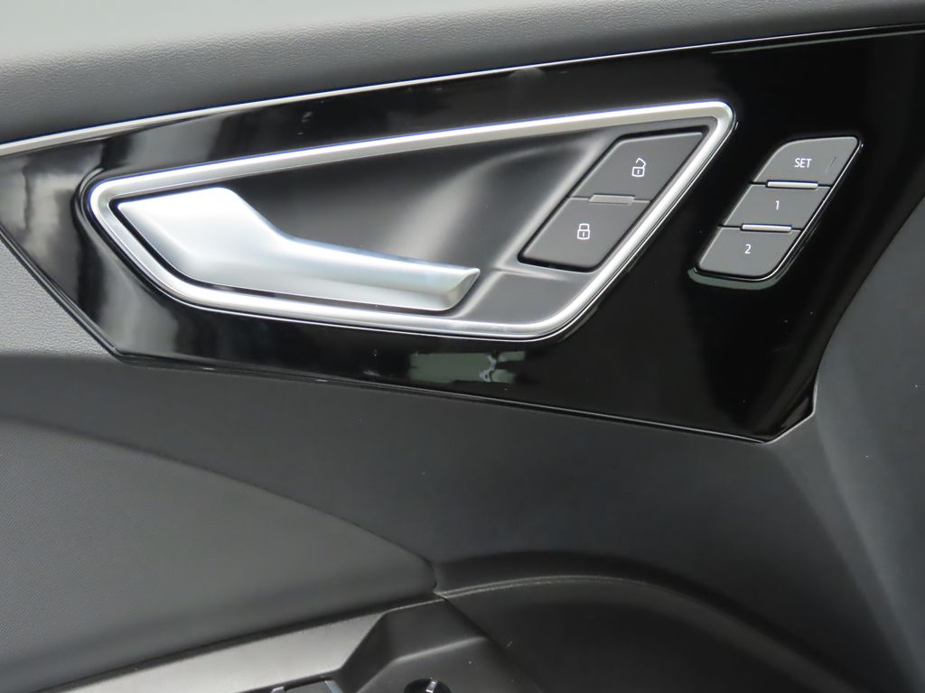 2025 Audi Q4 e-tron  24