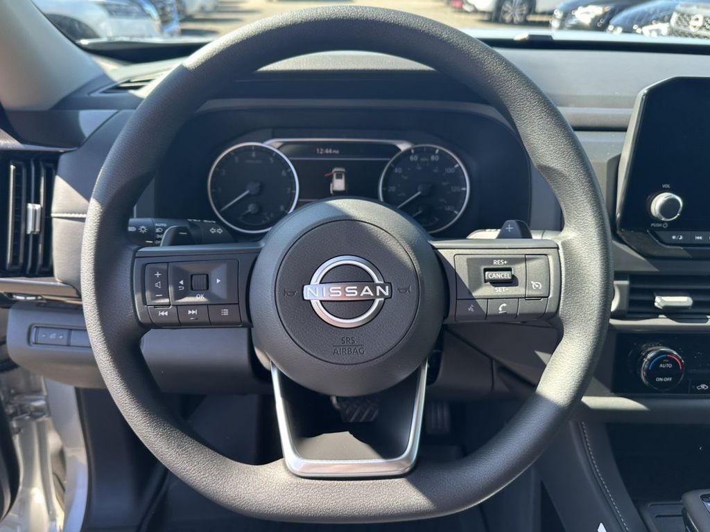 2025 Nissan Pathfinder S