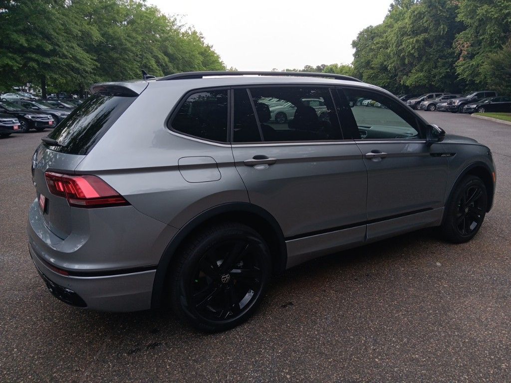 2024 Volkswagen Tiguan 2.0T SE R-Line Black 5