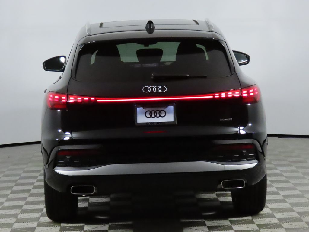 Thumbnail: 2026 Audi Q5 - 4