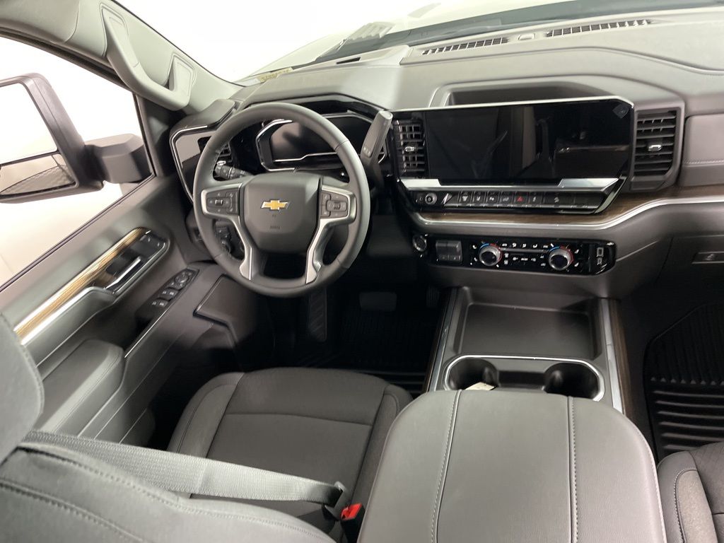 2025 Chevrolet Silverado 2500 LT 5