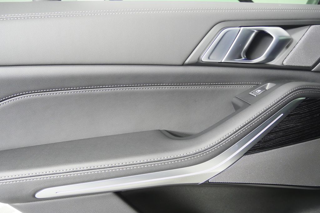 Thumbnail: 2026 BMW X5 - 14