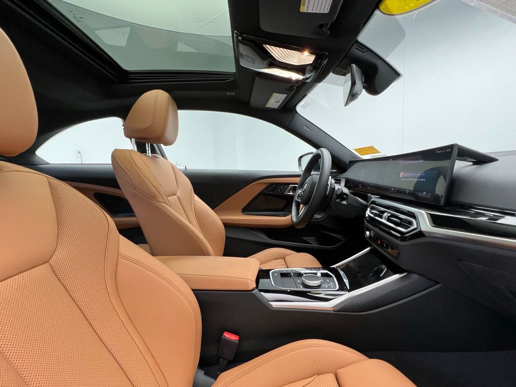 Thumbnail: 2024 BMW 2 Series - 6