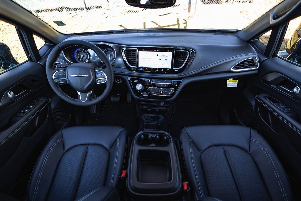 2026 Chrysler Pacifica Select thumbnail 25