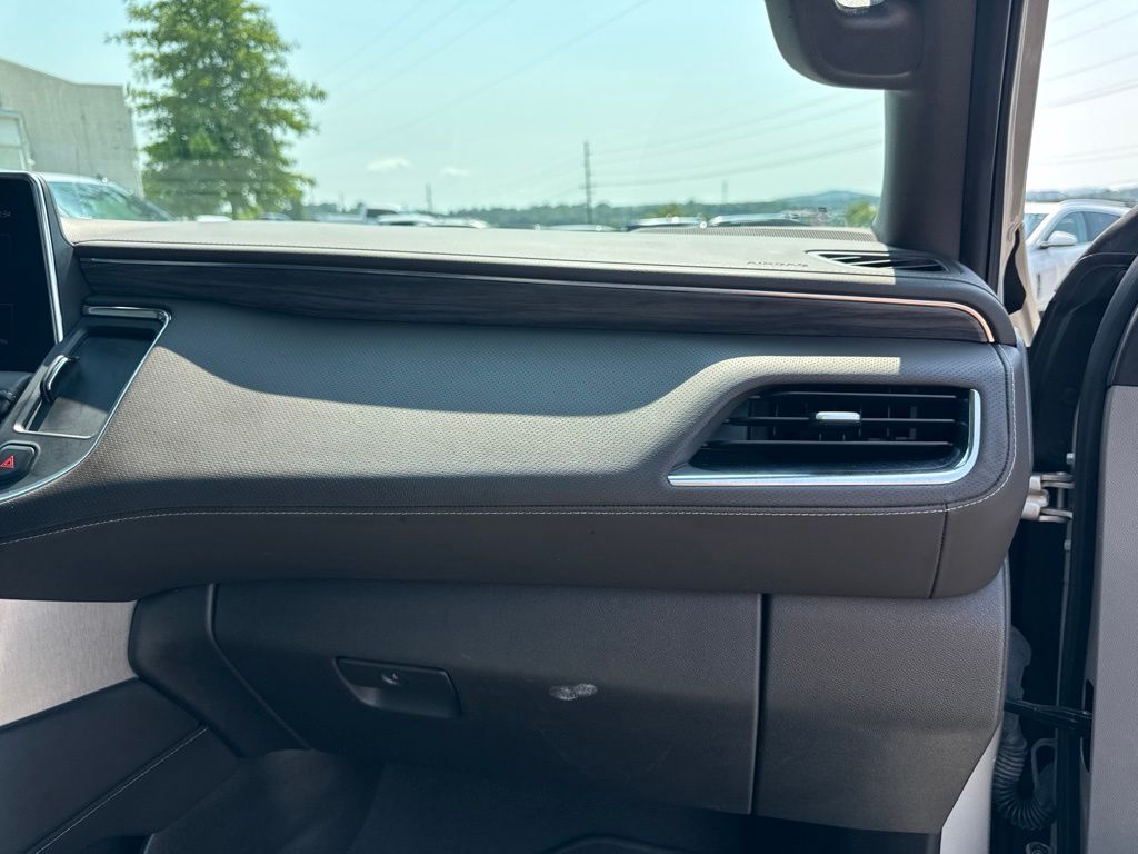 Used 2023 Beige GMC SLT image 18