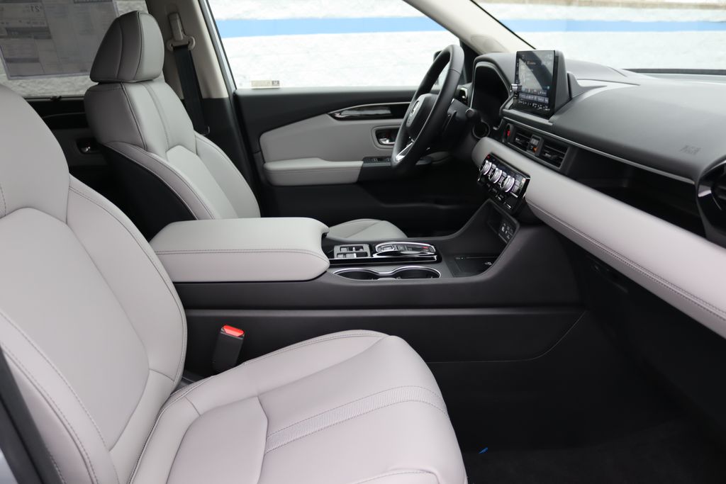 Thumbnail: 2025 Honda Pilot - 22