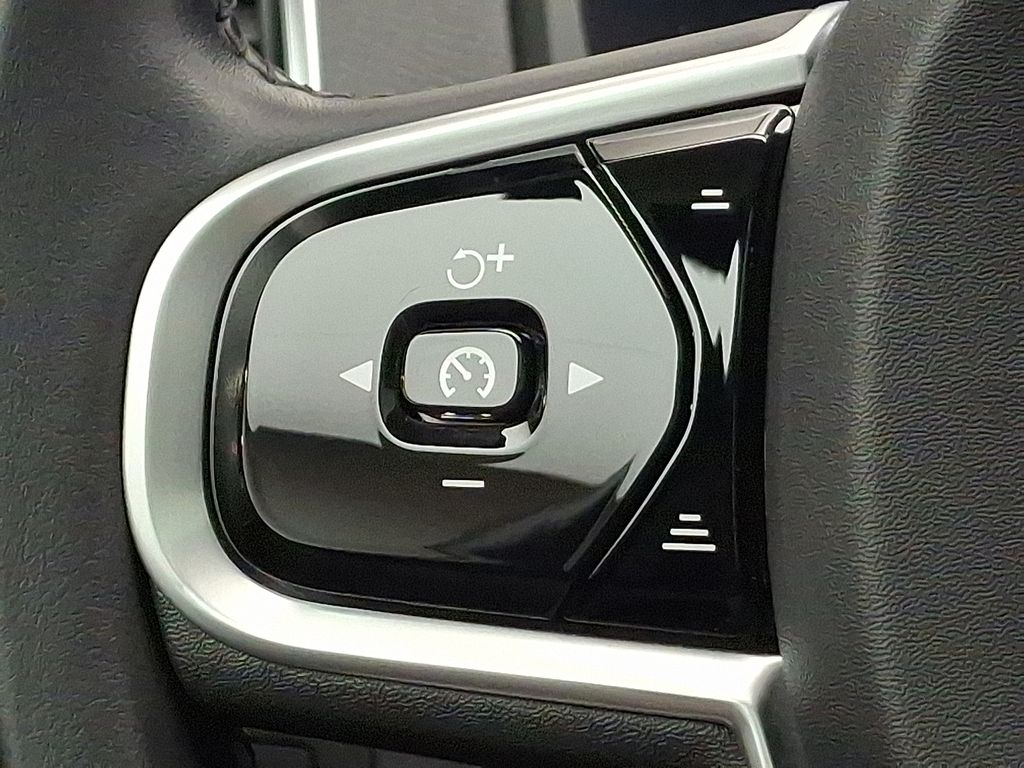 Thumbnail: 2021 Volvo XC90 - 19