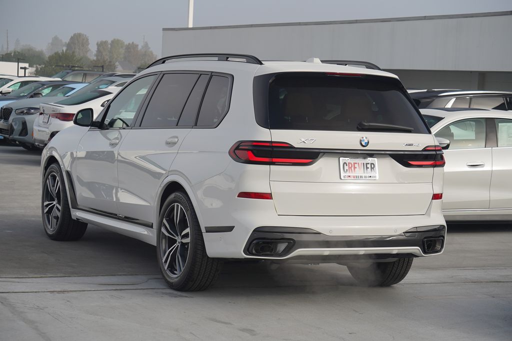 2025 BMW X7 xDrive40i 7