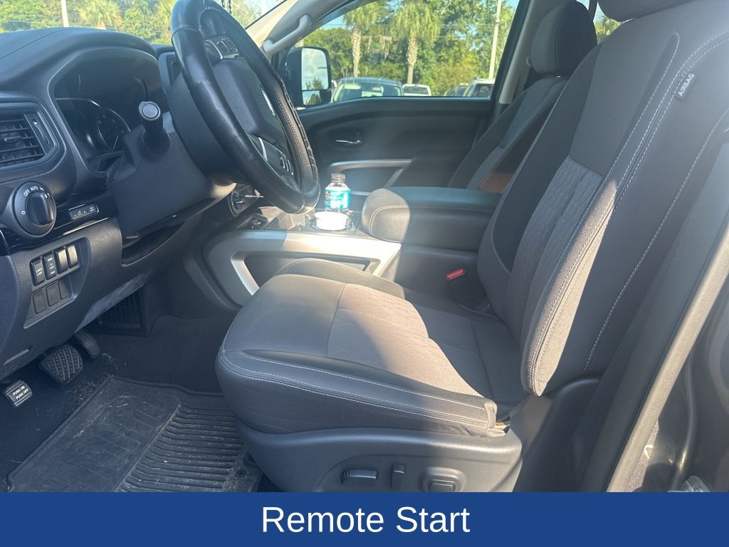2022 Nissan Titan SV