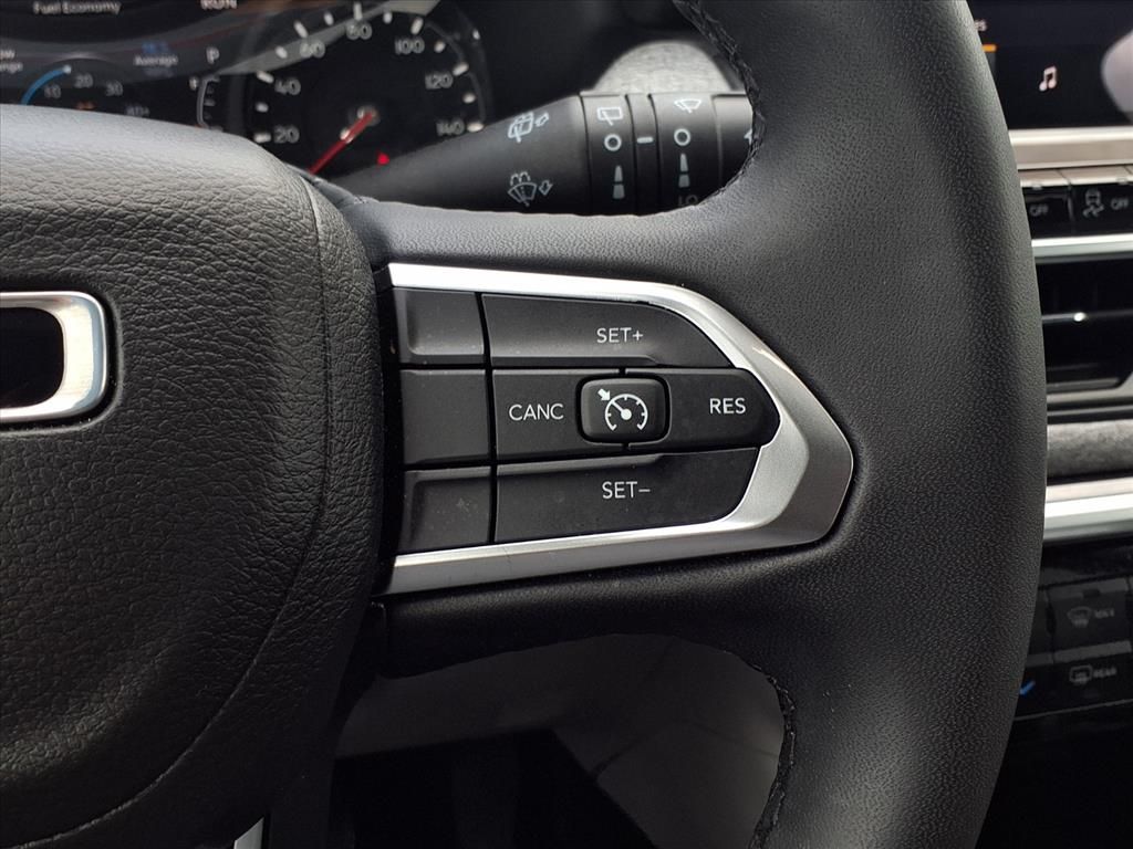 2023 Jeep Compass Latitude White/off-white at Wharton Ford