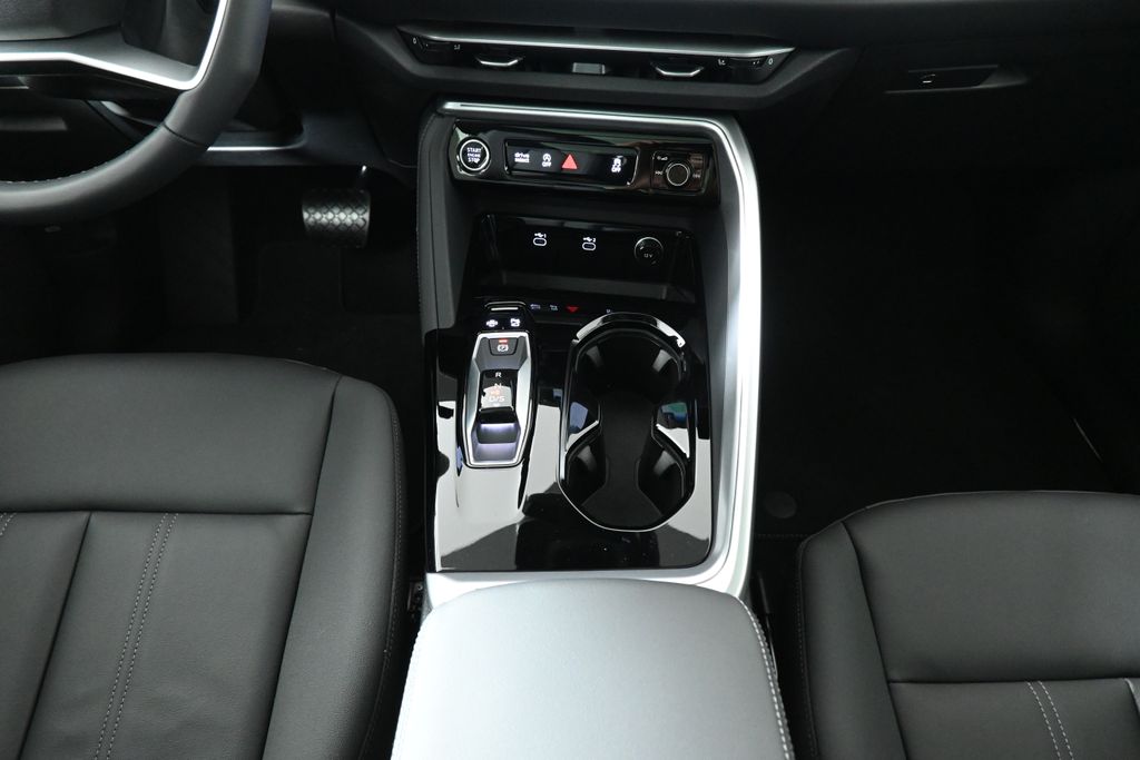 Thumbnail: 2025 Audi Q5 - 19