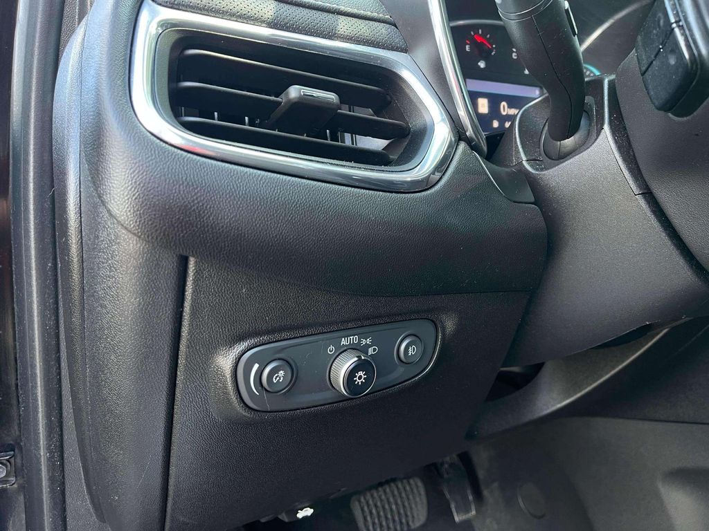 Used 2019 Mosaic Black Metallic Chevrolet Premier image 17