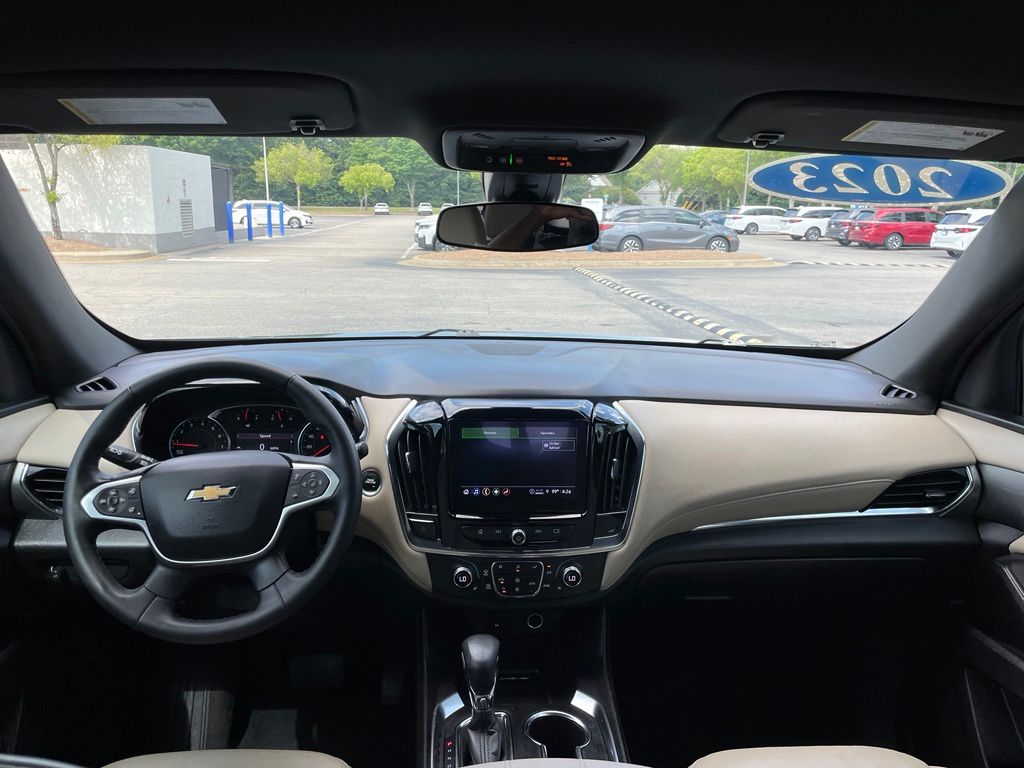 Thumbnail: 2023 Chevrolet Traverse - 10