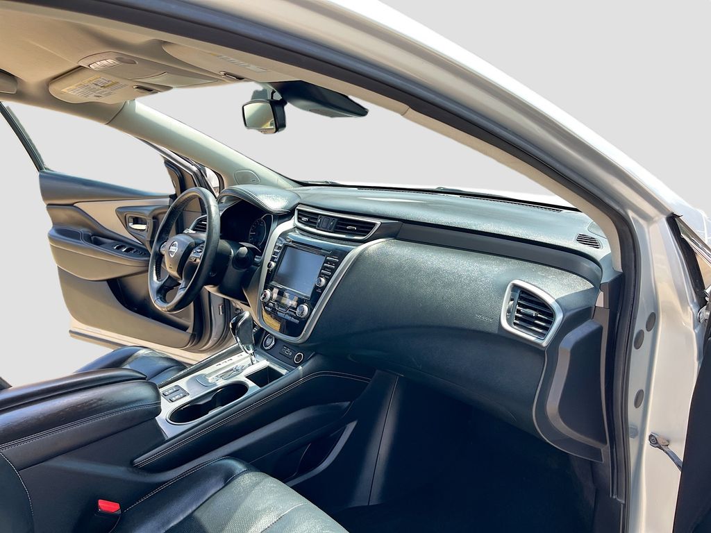 Used 2020 Silver Nissan SL image 26