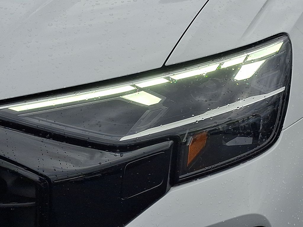 Thumbnail: 2025 Audi Q8 - 9