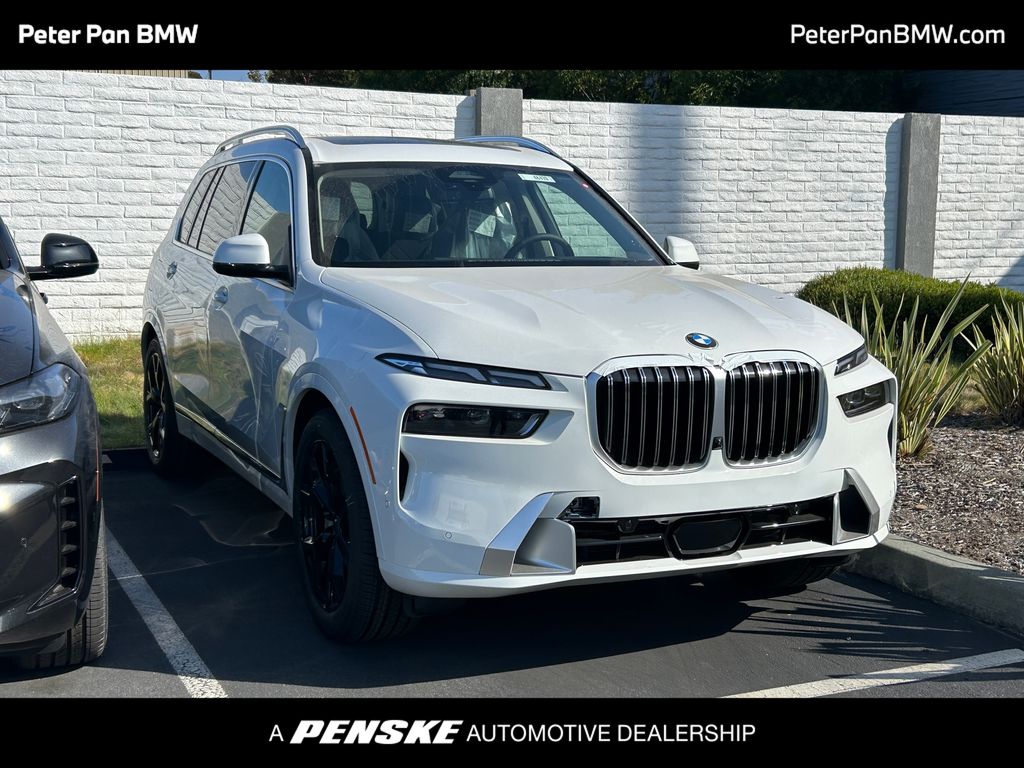 2026 BMW X7 xDrive40i Hero Image