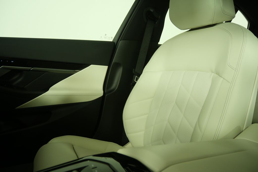 Thumbnail: 2026 BMW 5 Series - 24