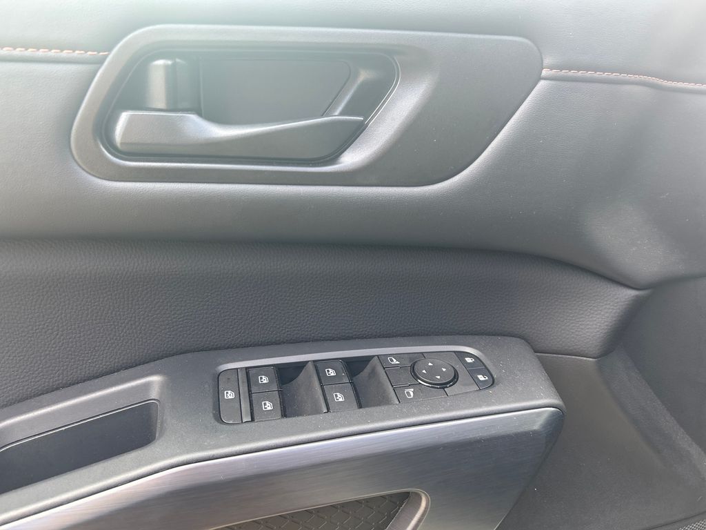 2025 Nissan Pathfinder Rock Creek White at South Hills Kia
