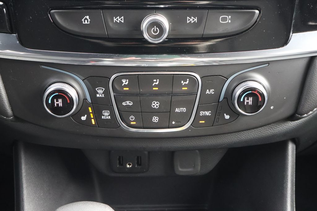 Thumbnail: 2023 Chevrolet Traverse - 20