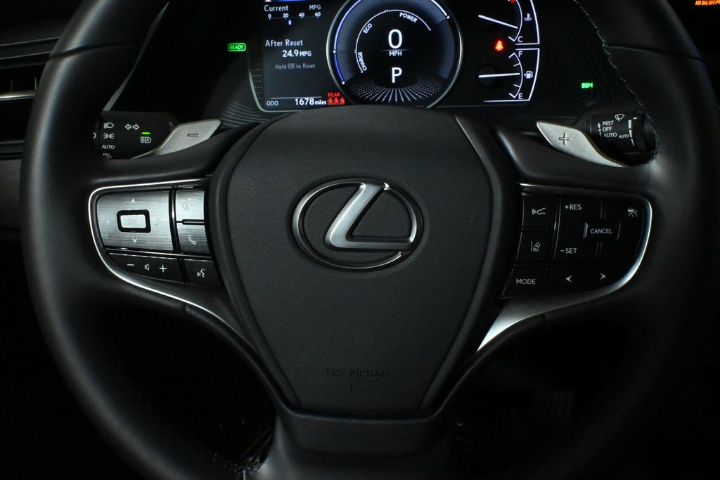 Thumbnail: 2025 Lexus ES - 19