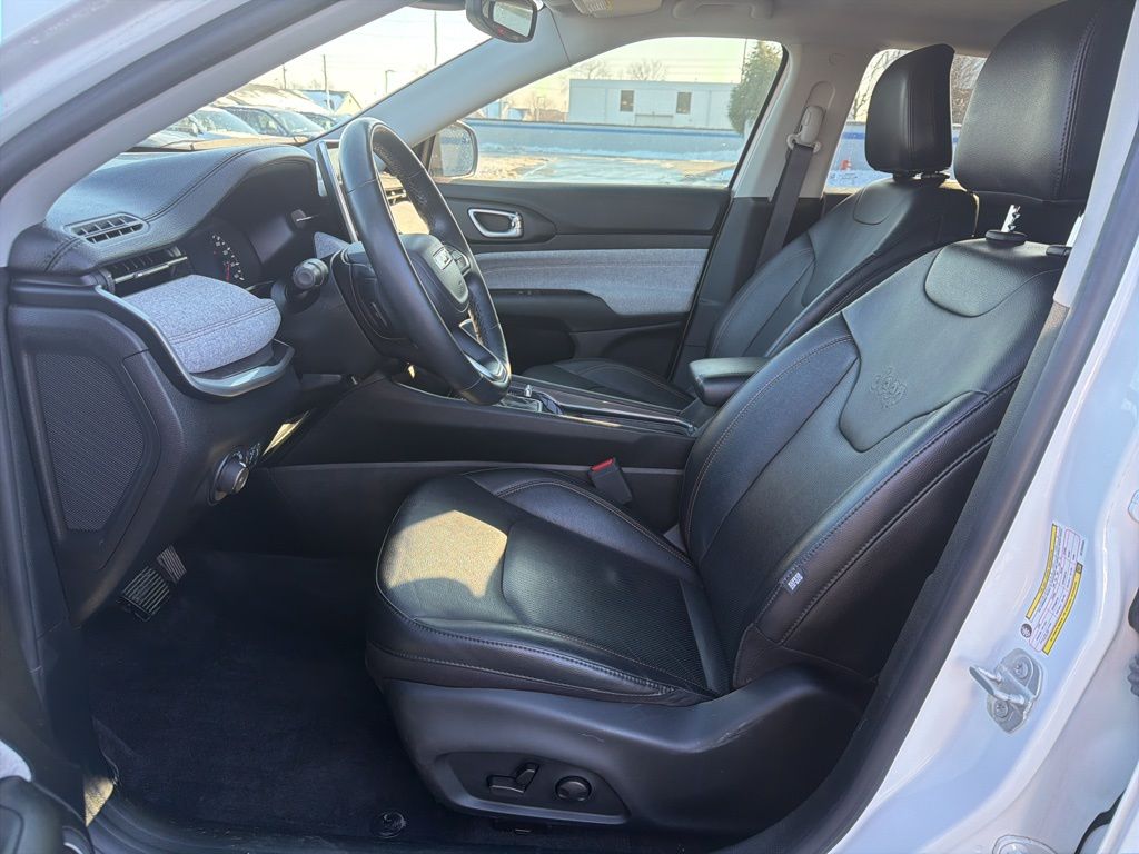 Thumbnail: 2022 Jeep Compass - 17