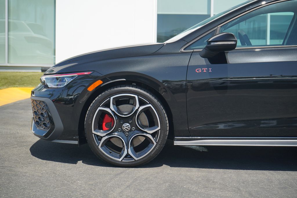 Thumbnail: 2025 Volkswagen Golf - 2