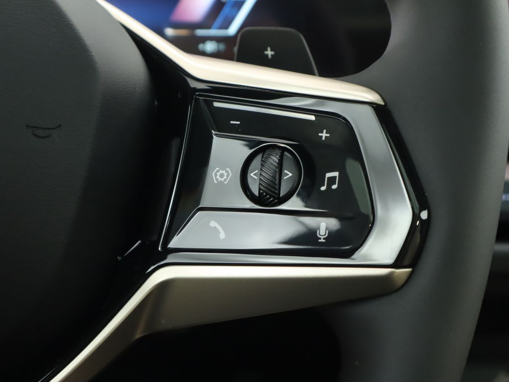 Thumbnail: 2025 BMW X3 - 13