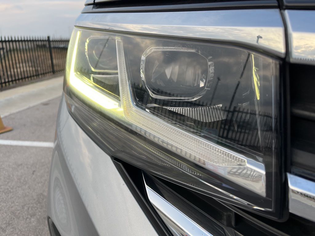 Thumbnail: 2022 Volkswagen Atlas - 13