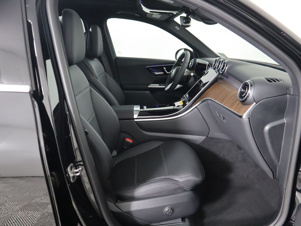 Thumbnail: 2026 Mercedes-Benz GLC - 21