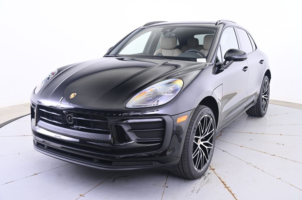 Thumbnail: 2025 Porsche Macan - 1
