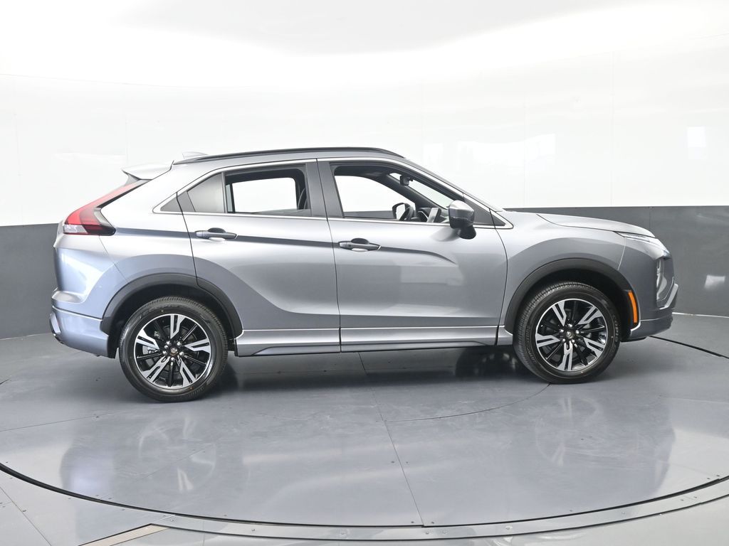 New 2026 Gray Mitsubishi SEL image 7