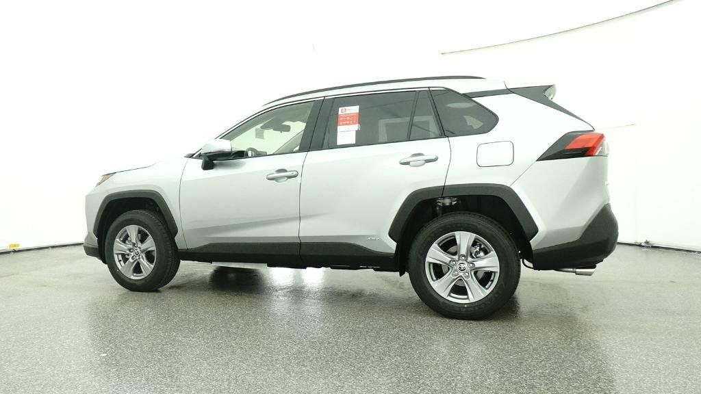 Thumbnail: 2025 Toyota RAV4 - 17