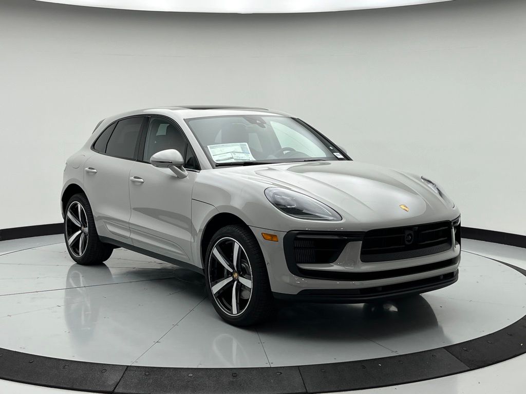 Thumbnail: 2026 Porsche Macan - 7