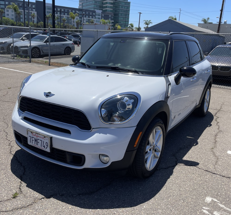 2014 MINI Cooper Countryman Base 2