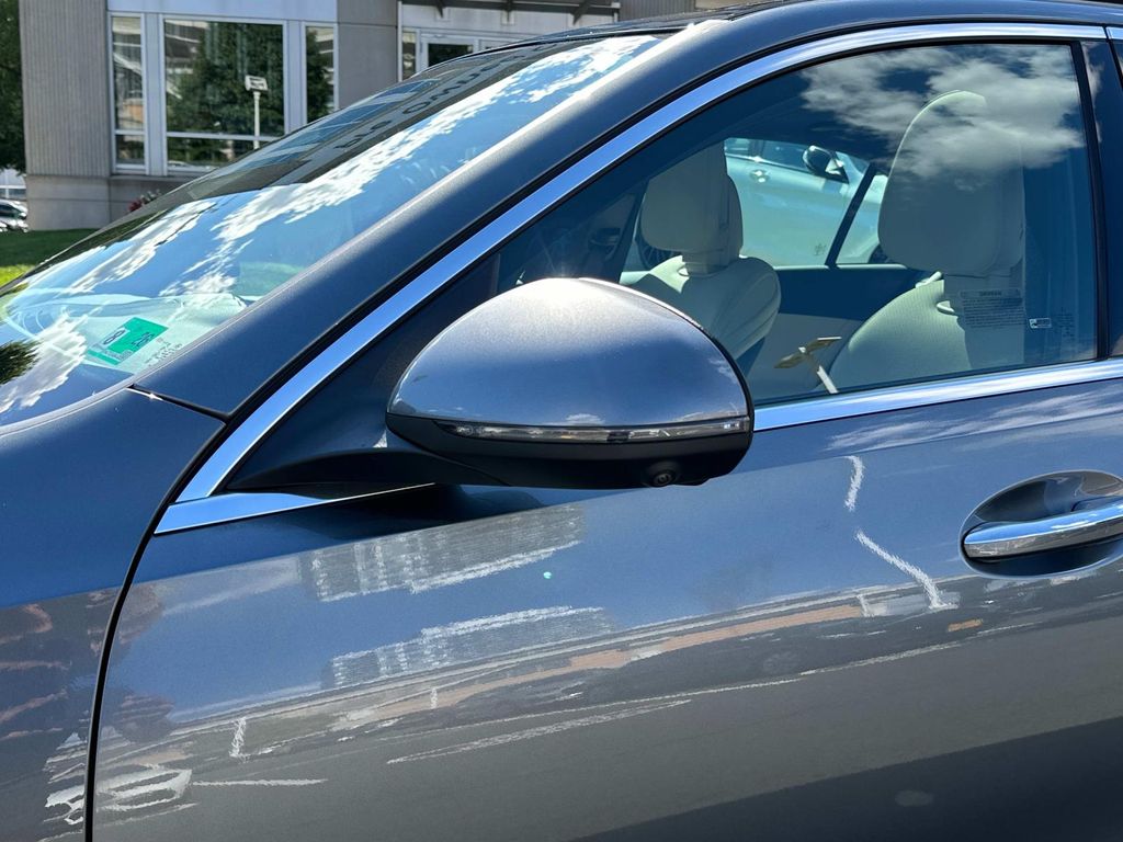 Thumbnail: 2022 Mercedes-Benz C-Class - 13