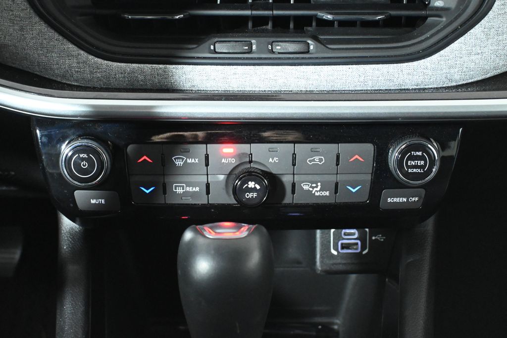 Thumbnail: 2022 Jeep Compass - 22