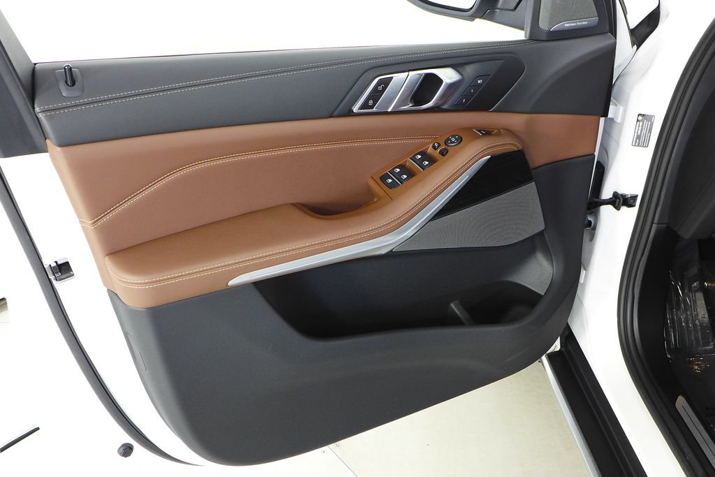 2024 BMW X5 xDrive40i 11