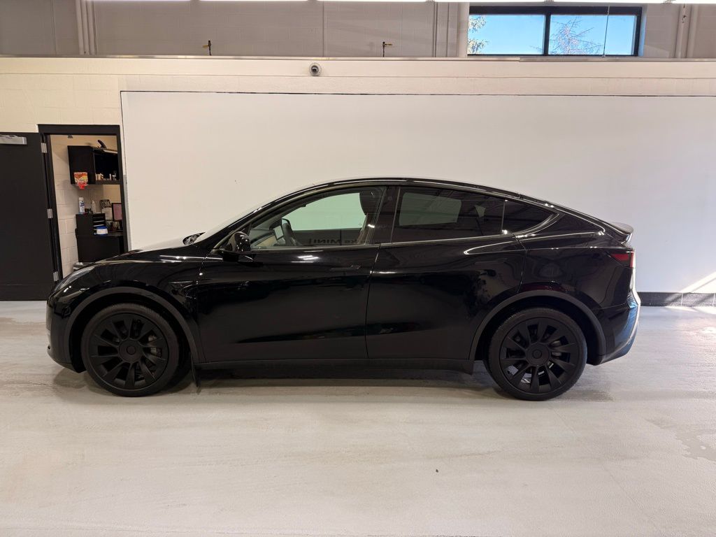 Thumbnail: 2022 Tesla Model Y - 2