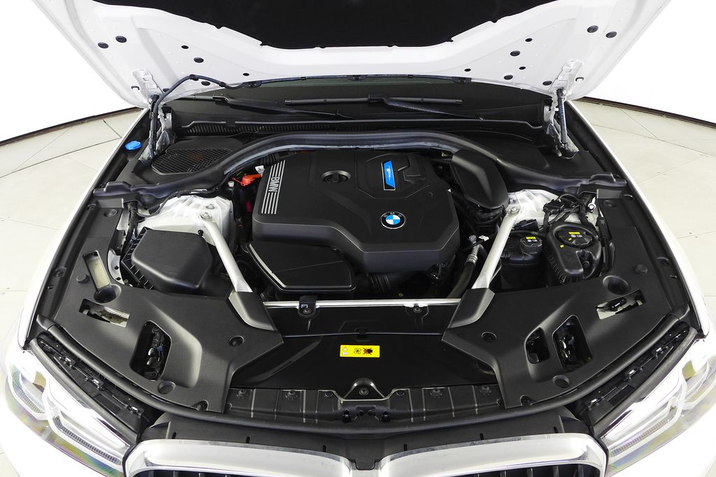 Thumbnail: 2022 BMW 5 Series - 6