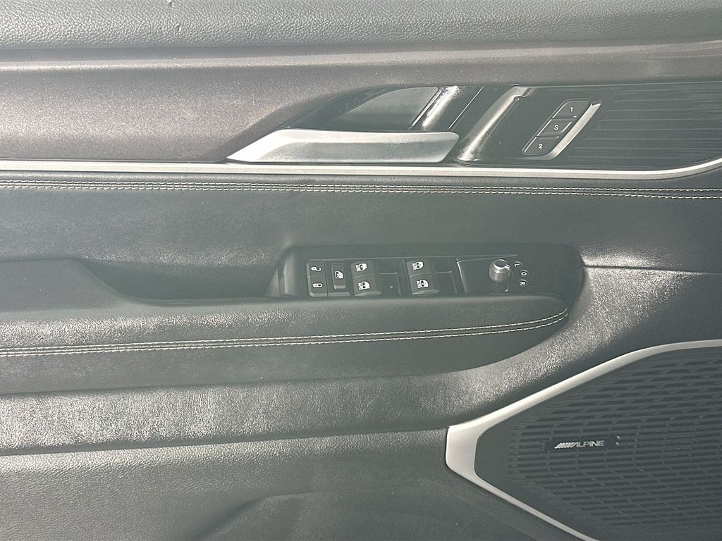 Used 2023 Gray Jeep Base image 25